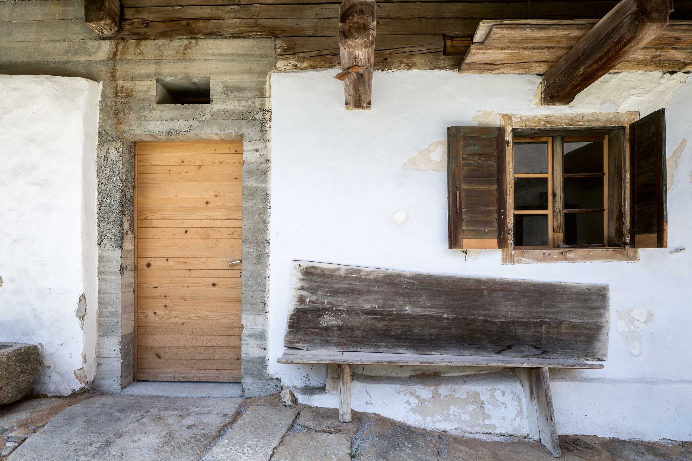 Waidlerhaus in Blaibach, Blick von außen auf die Eingangstür